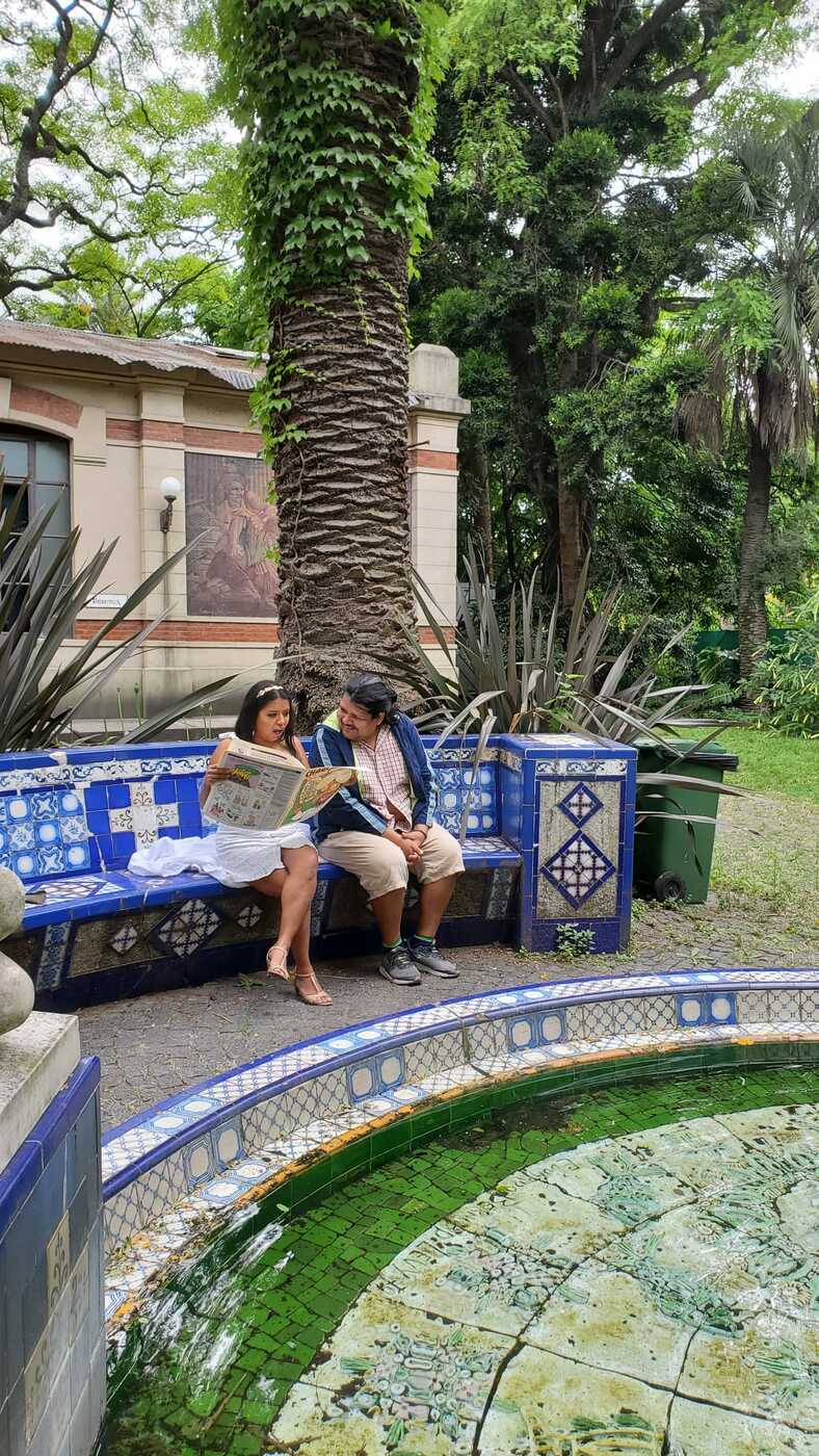 Rebe Lopez e Alejandro Mamani preparando a cena no dia da gravação